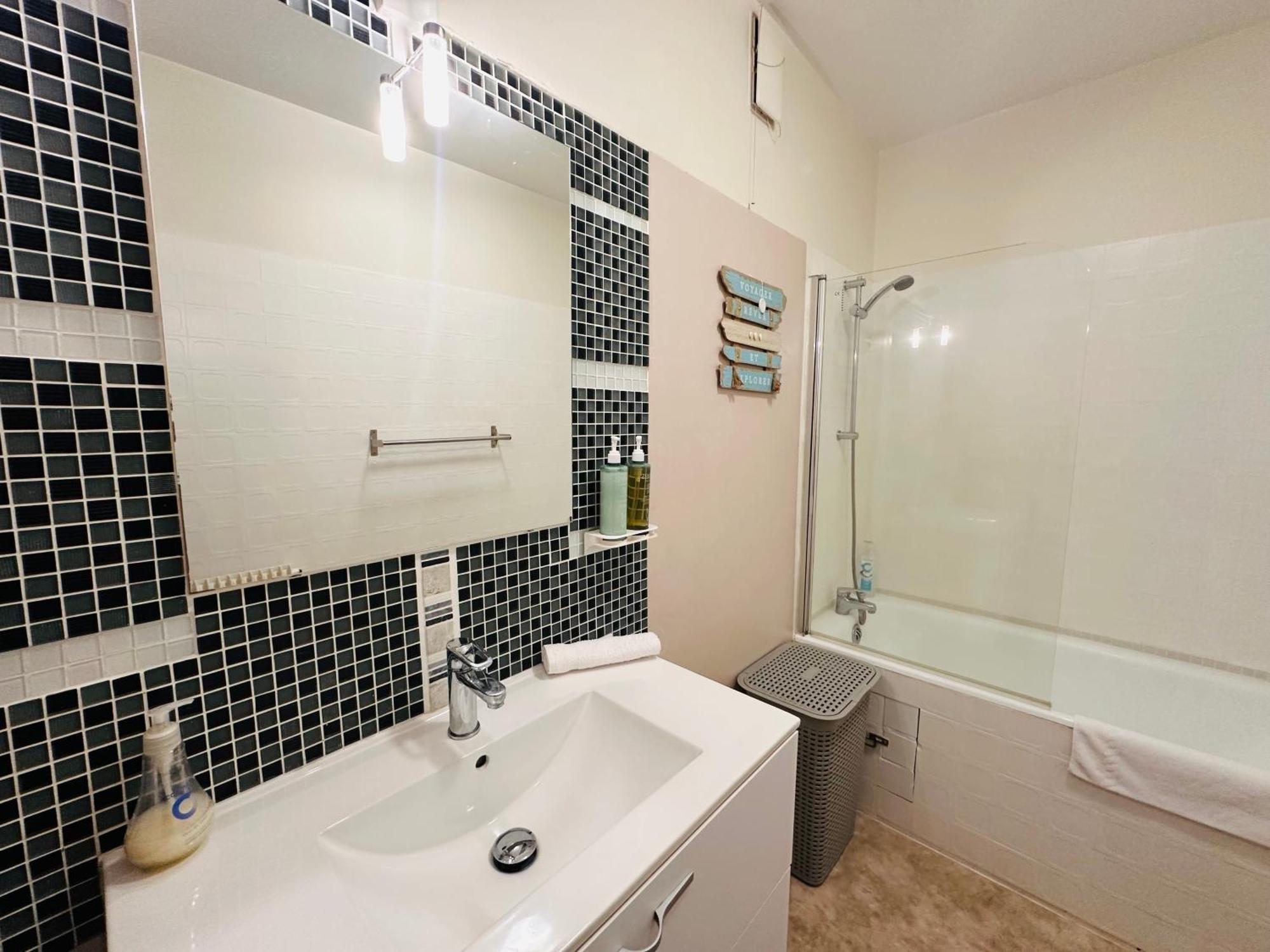 Orleans Centre Proche Gare - Appartement Fonctionnel Residence Calme Parking Prive Gratuit - Le Central Elegance Eksteriør bilde